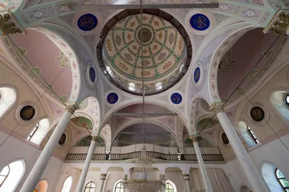 Kutlubey Camii — kubbeli iç mekân, Isparta merkez