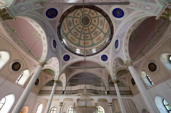 Kutlubey Camii — kubbeli iç mekân, Isparta merkez
